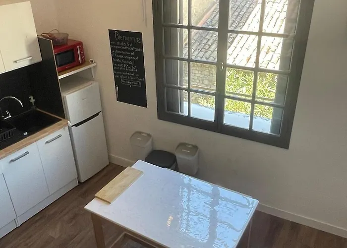 Climatise Au Centre Du Village