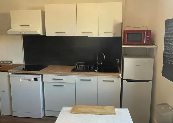 Climatise Au Centre Du Village 아파트